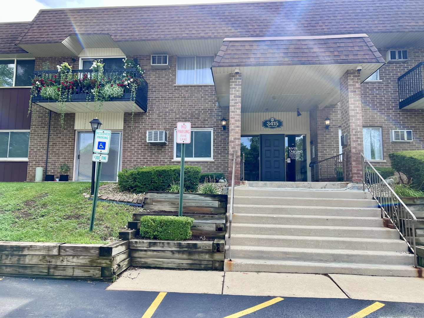 3415 83rd Street Unit: E16