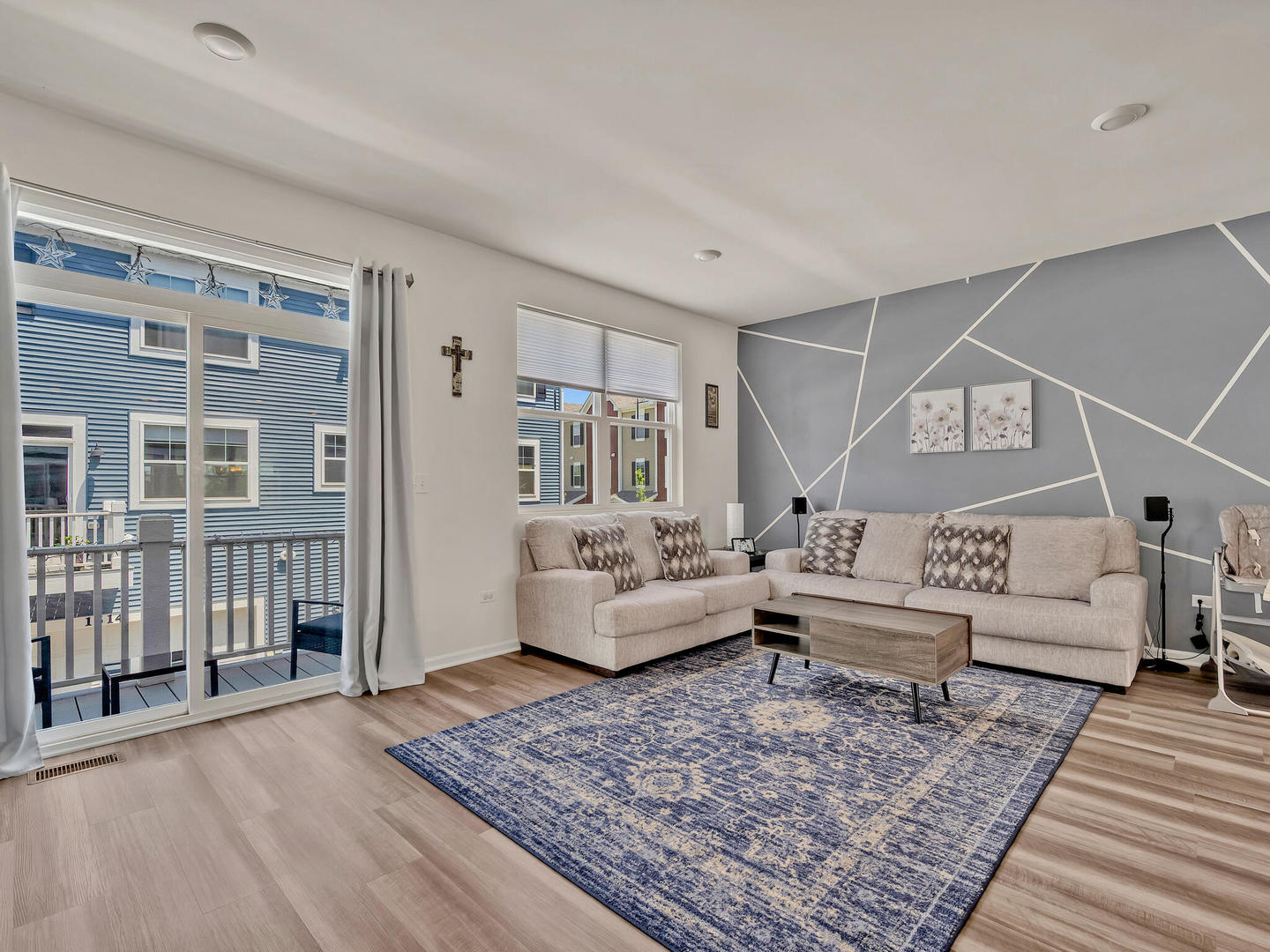 1617 Albany Street Unit: 1617