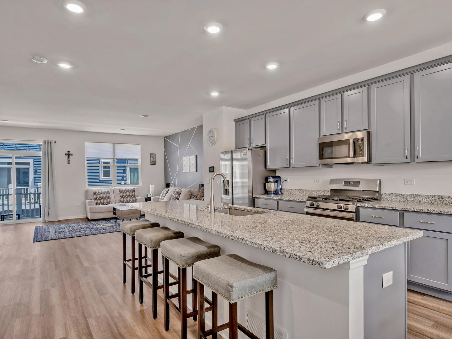 1617 Albany Street Unit: 1617