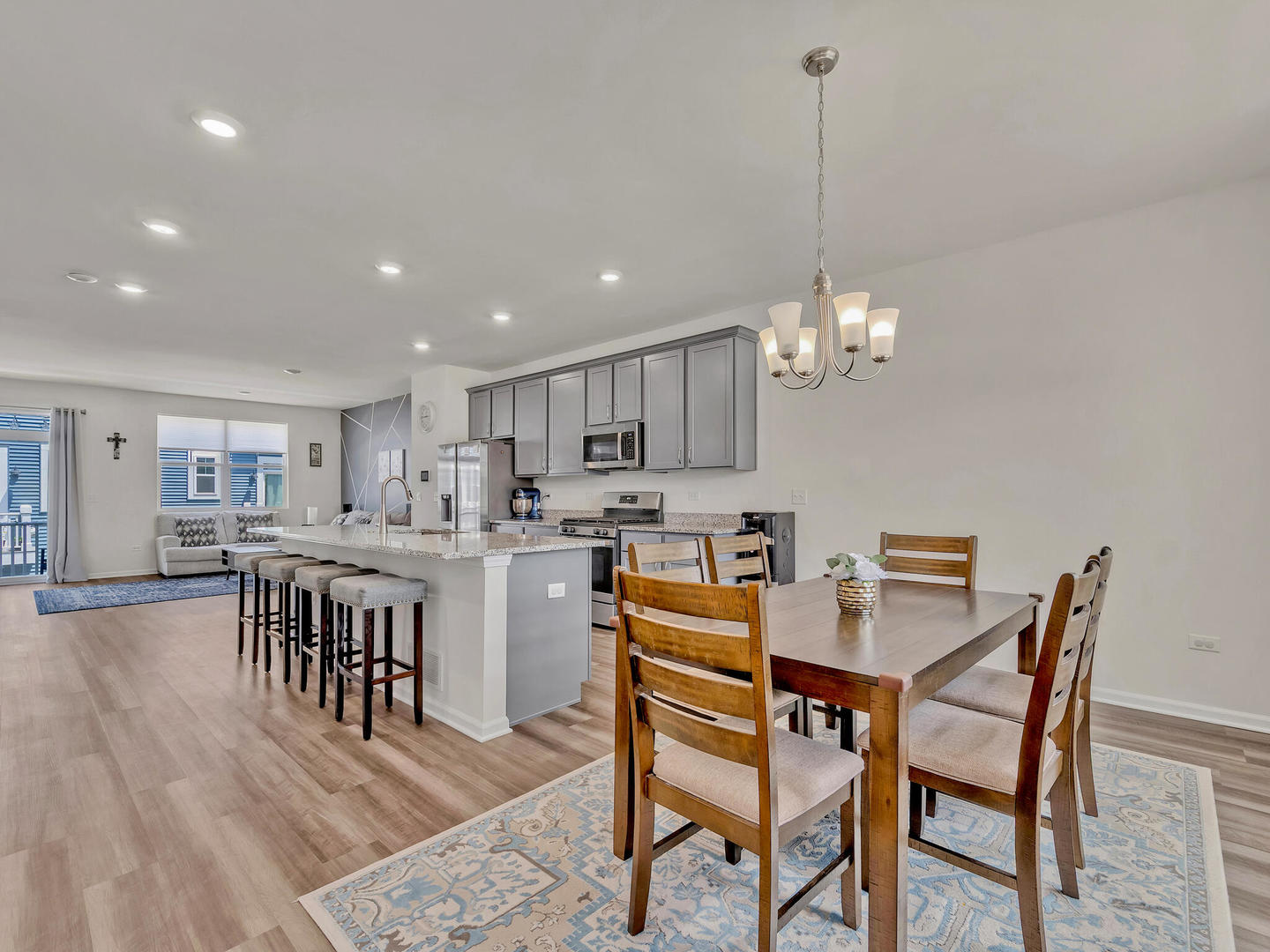 1617 Albany Street Unit: 1617