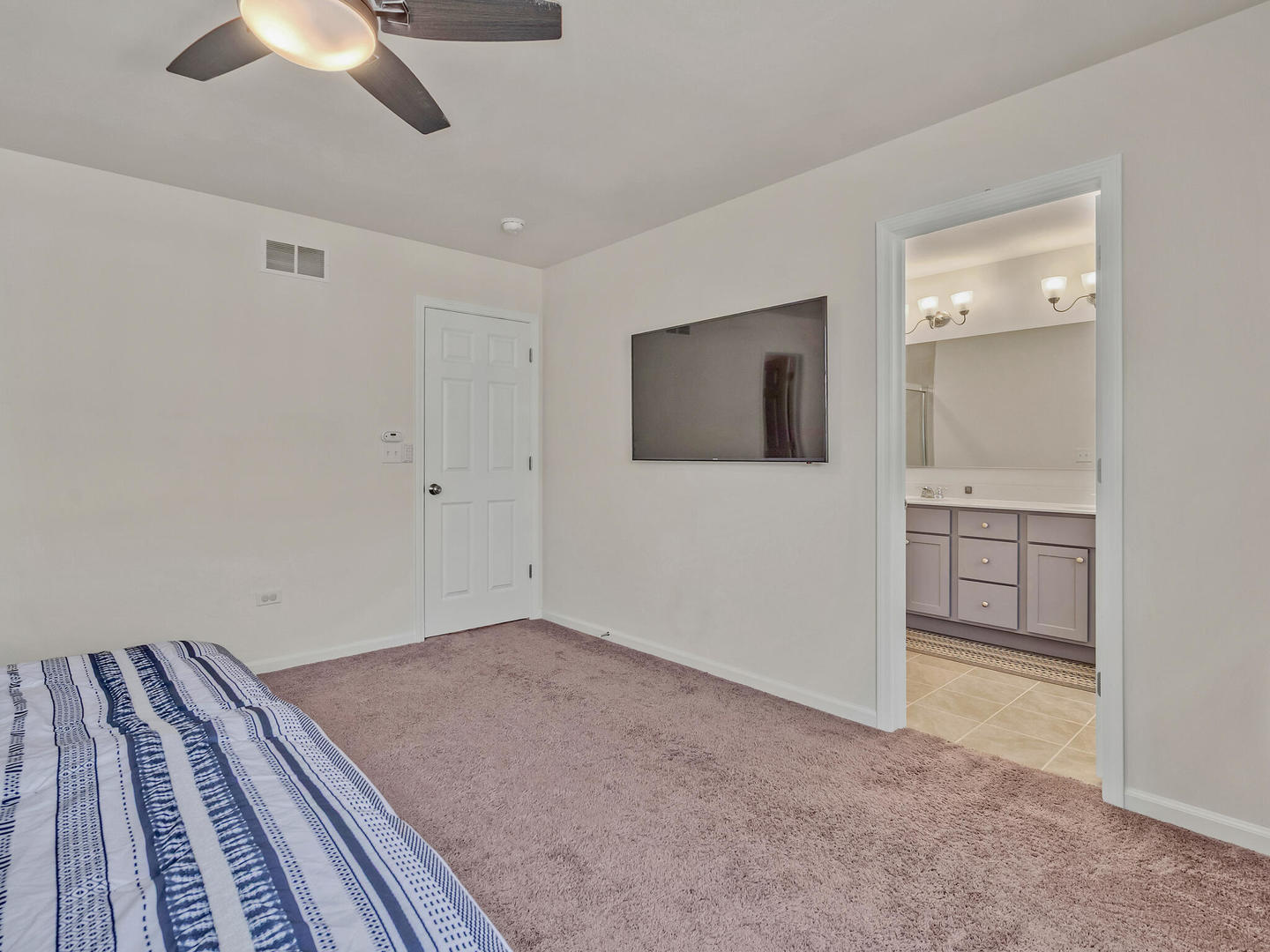 1617 Albany Street Unit: 1617