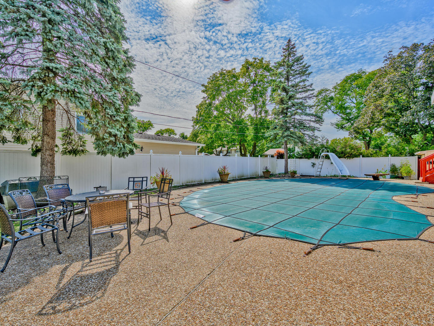 1121 N Greenfield Lane