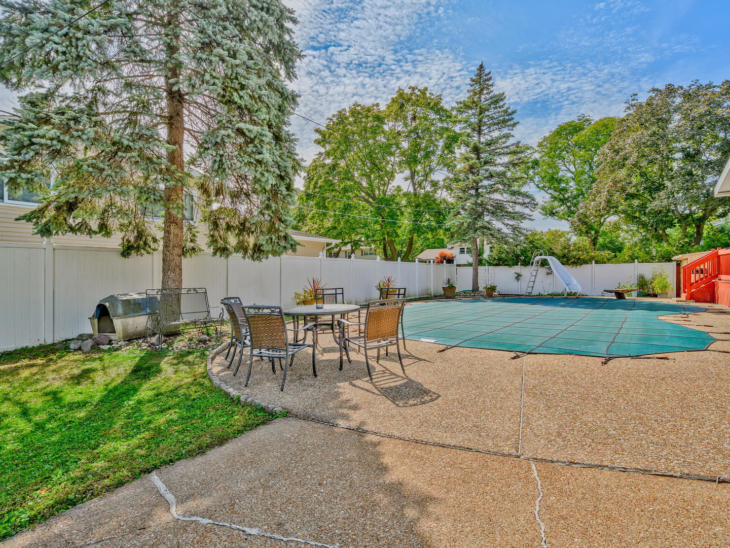 1121 N Greenfield Lane