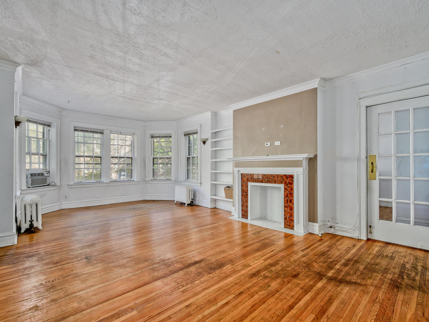 6457 N Bell Avenue Unit: 2