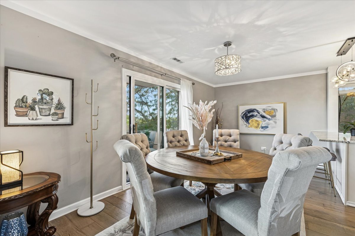 9242 Gross Point Road Unit: 402