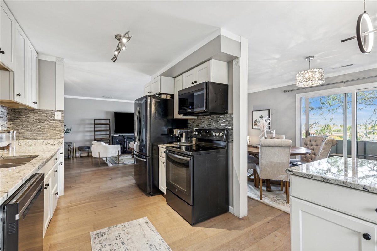 9242 Gross Point Road Unit: 402