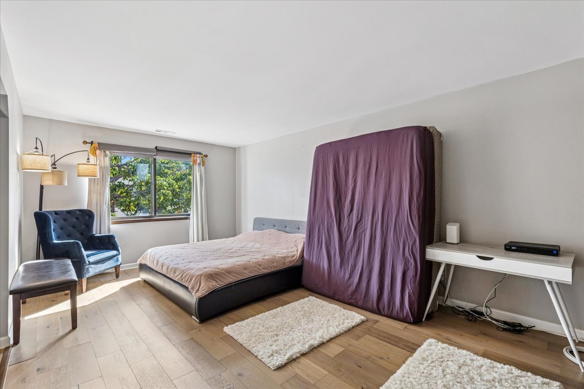 9242 Gross Point Road Unit: 402