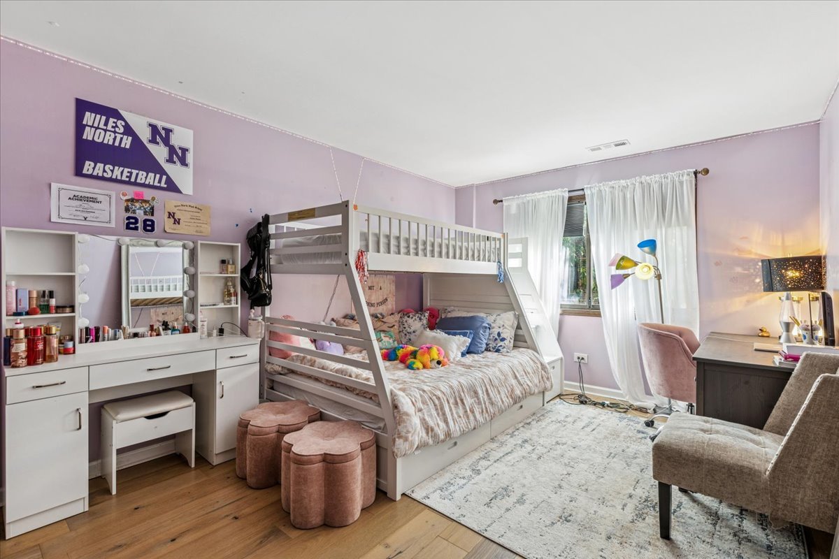 9242 Gross Point Road Unit: 402