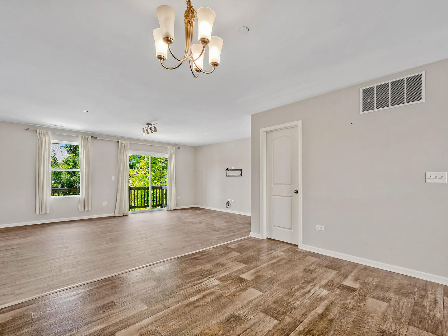 1464 Lakeridge Court Unit: 1464