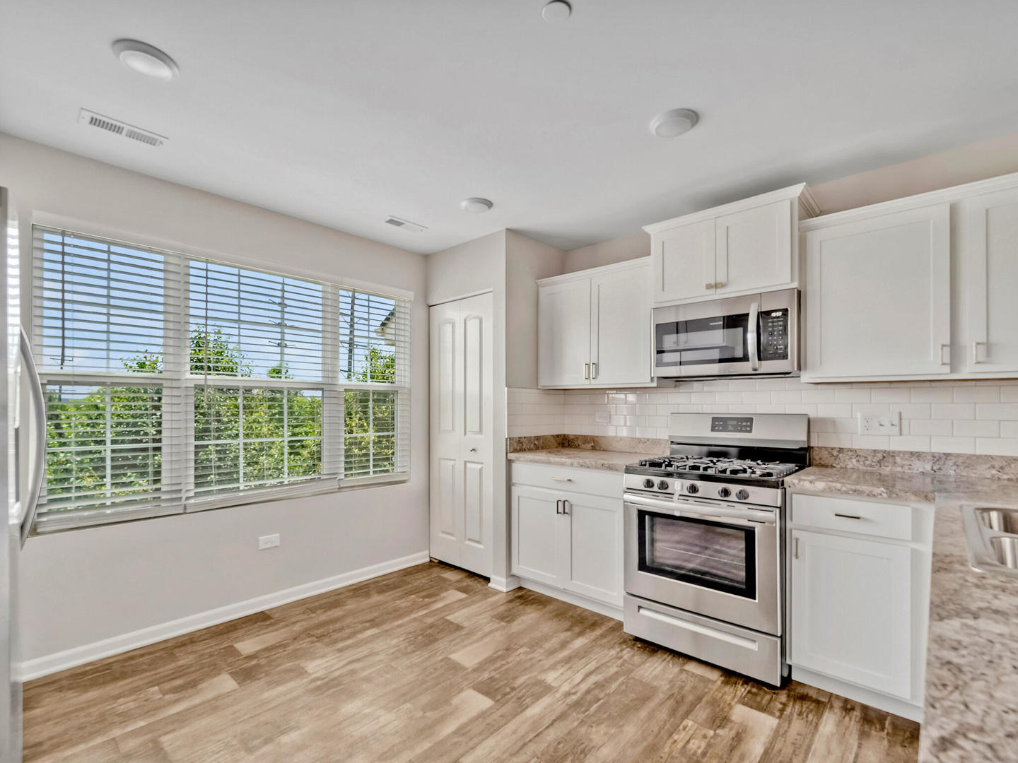 1464 Lakeridge Court Unit: 1464