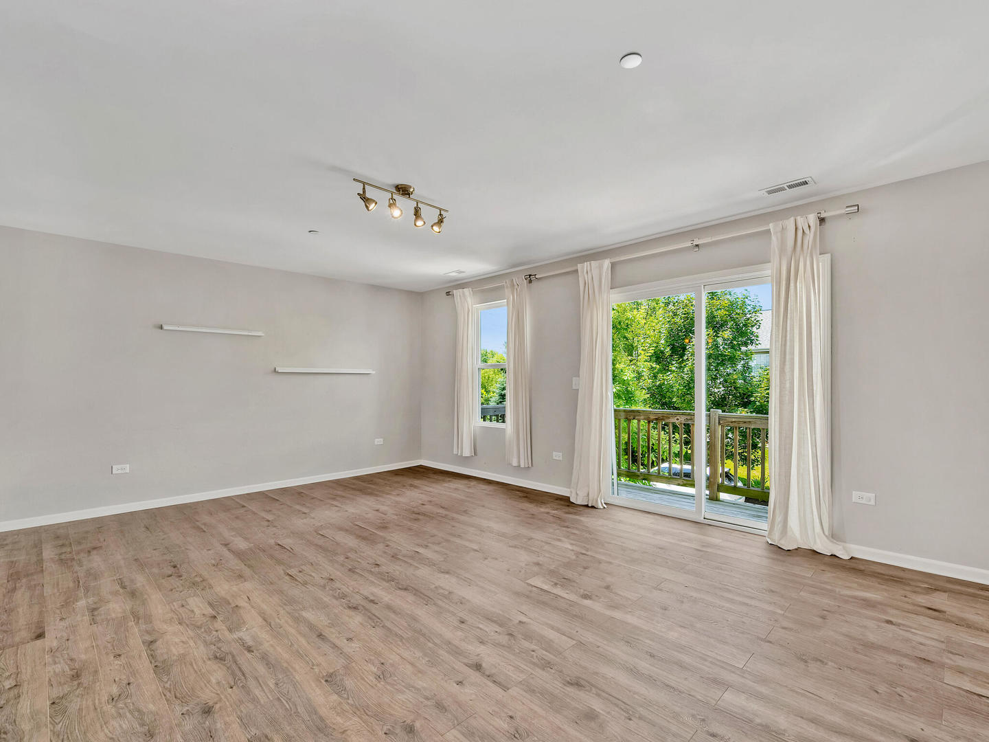 1464 Lakeridge Court Unit: 1464