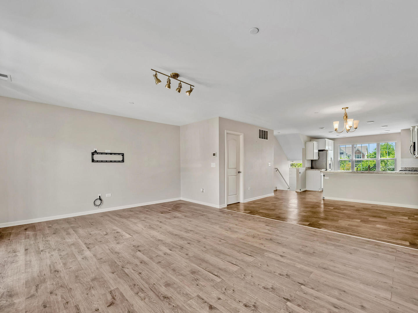 1464 Lakeridge Court Unit: 1464