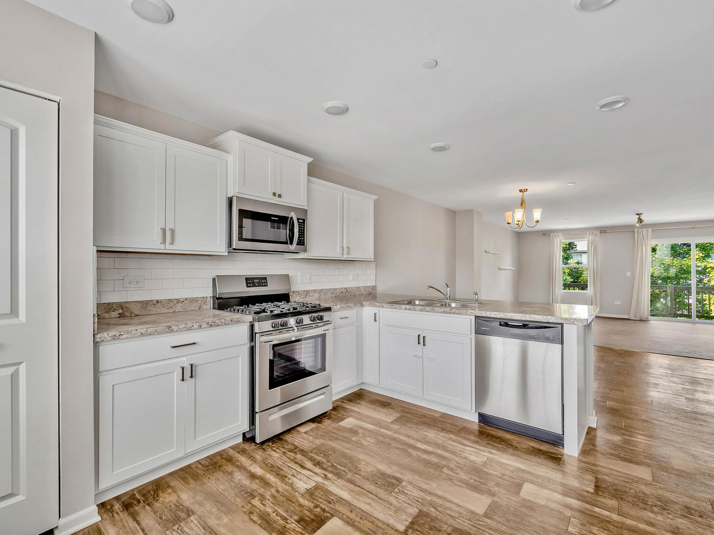 1464 Lakeridge Court Unit: 1464