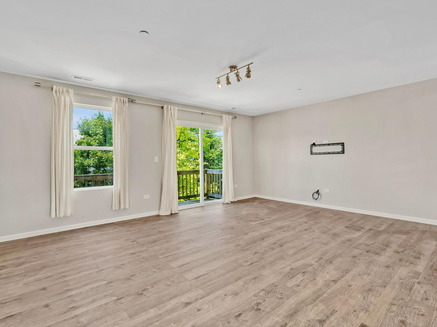 1464 Lakeridge Court Unit: 1464