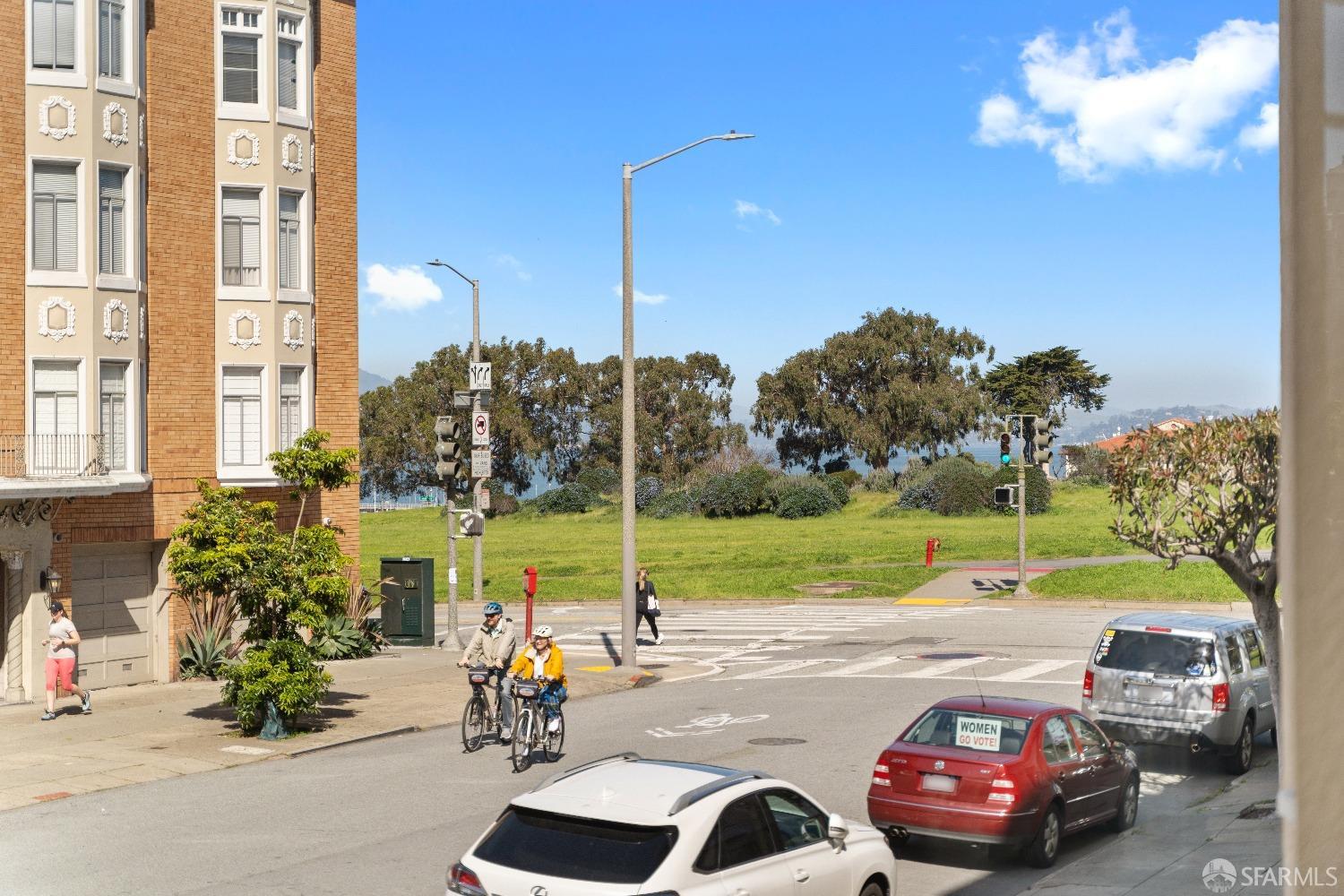 3330 Octavia Street # 1