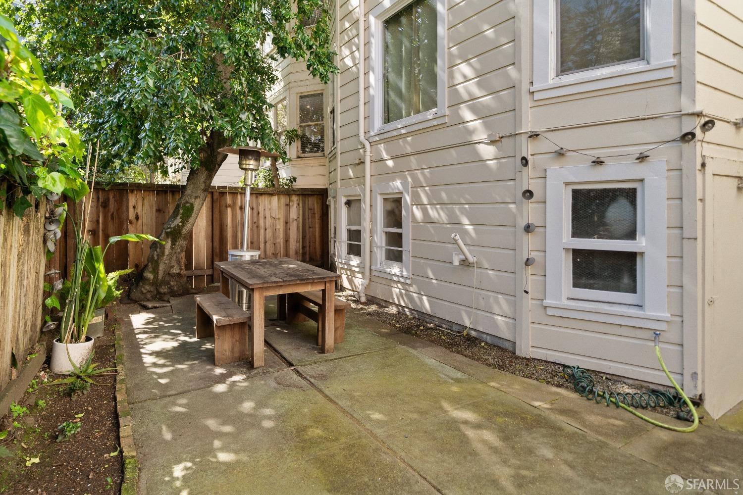 3330 Octavia Street # 1