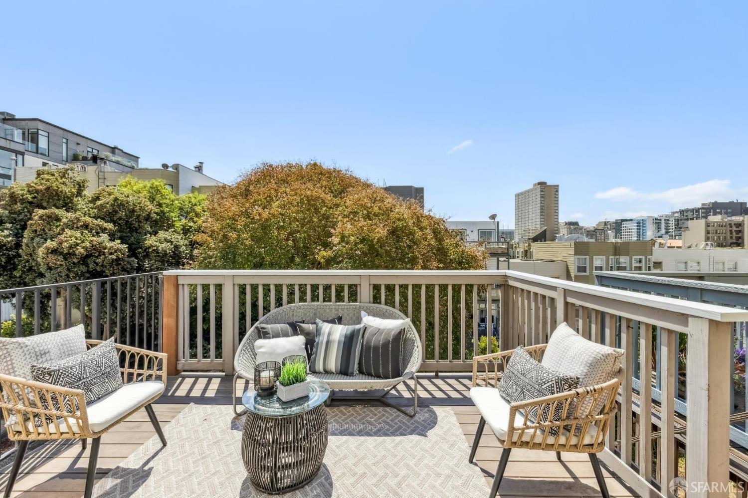 1653 Washington Street