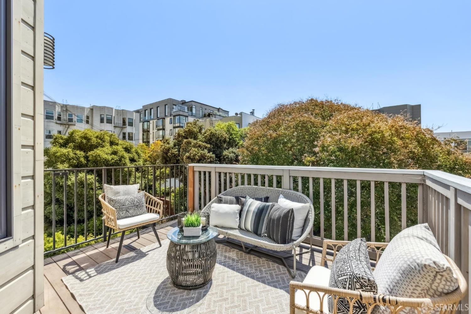 1653 Washington Street