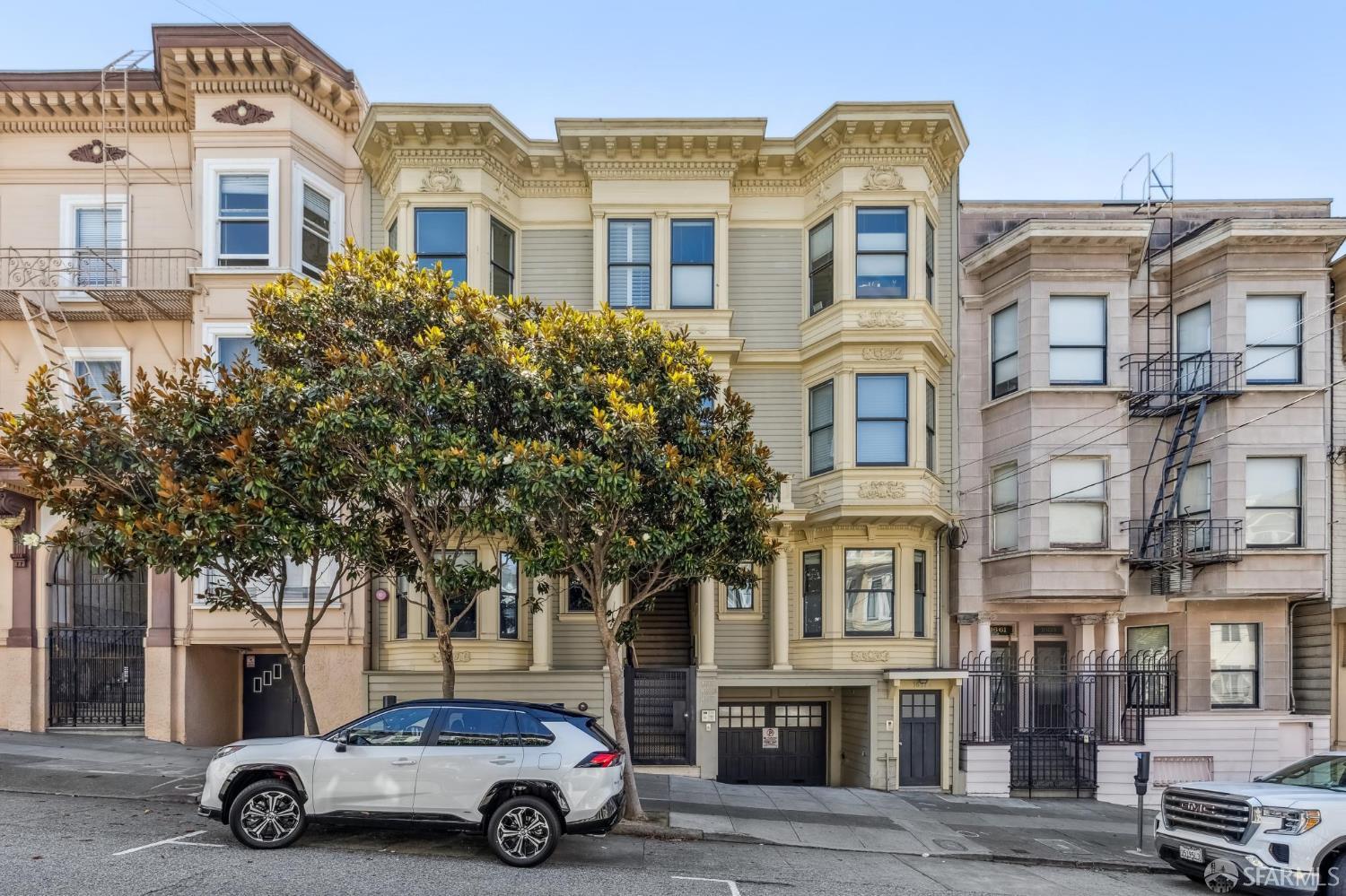 1653 Washington Street