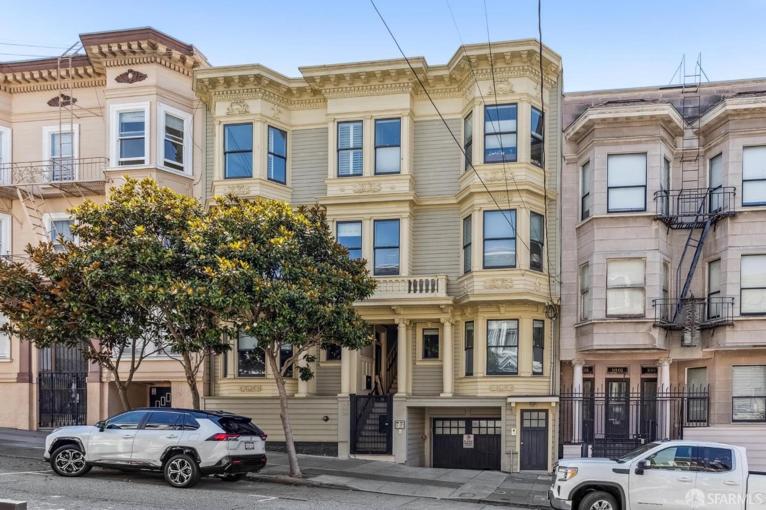 1653 Washington Street