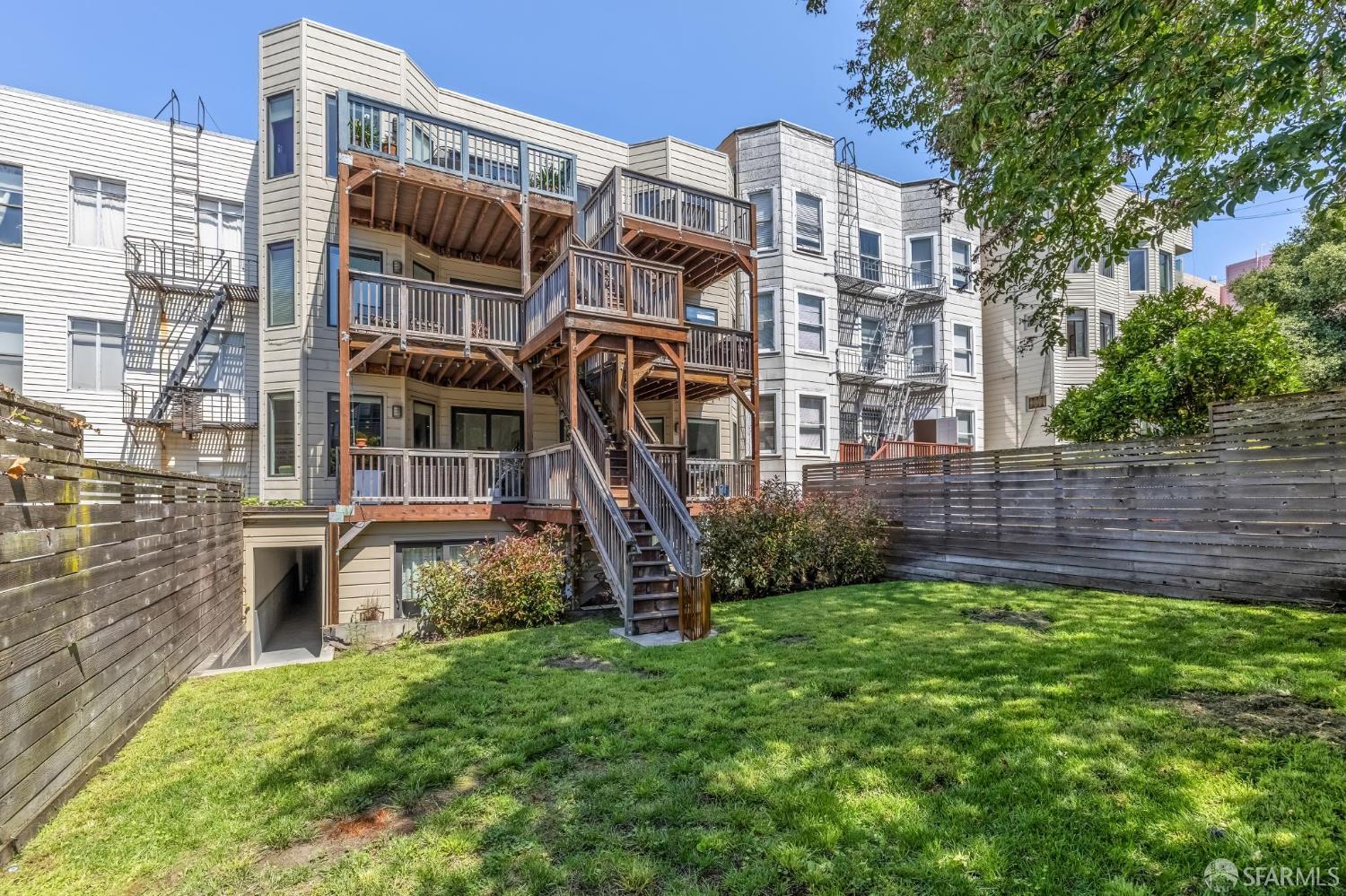 1653 Washington Street