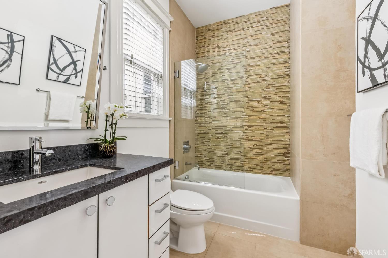 1653 Washington Street