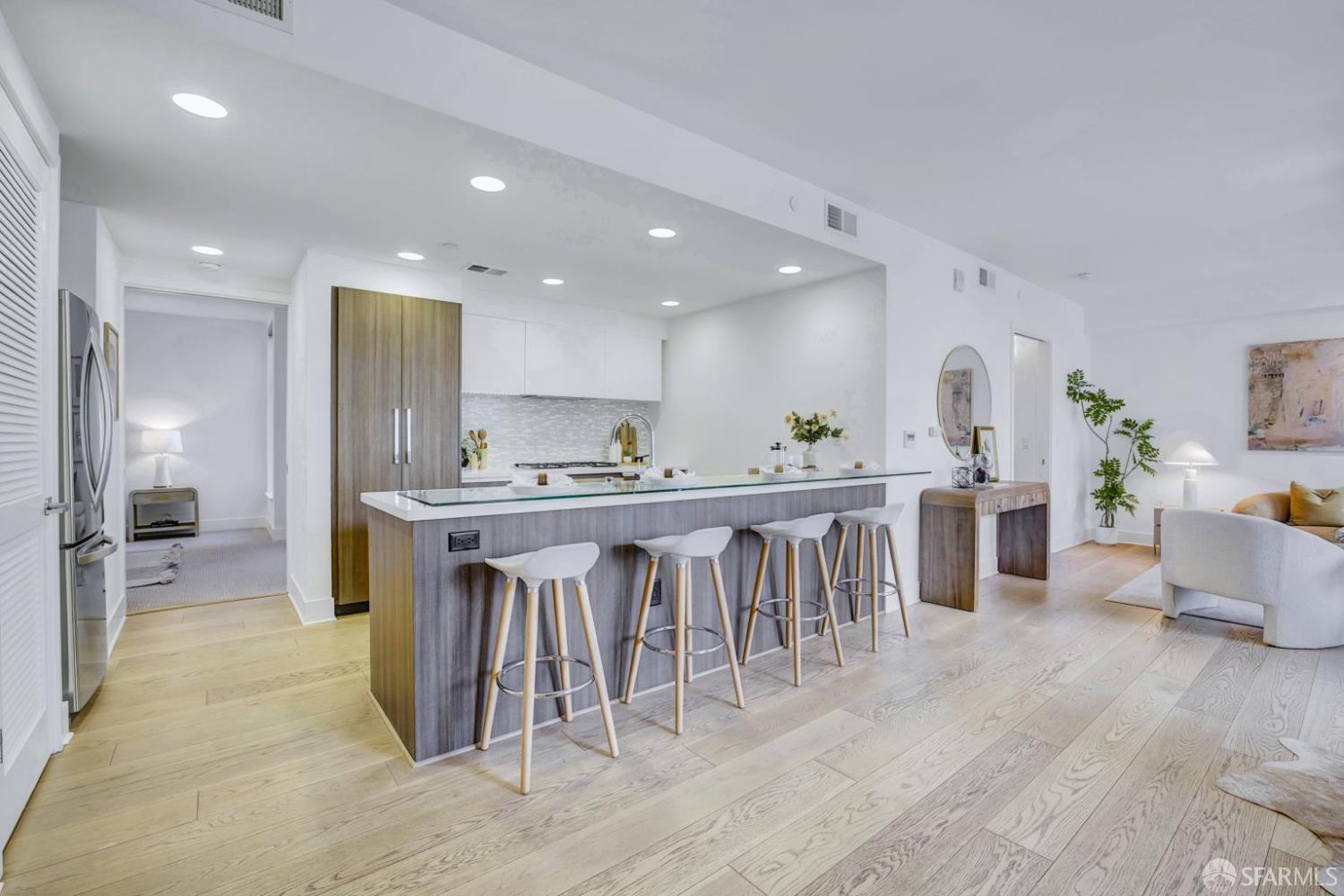 1080 Sutter Street # 702