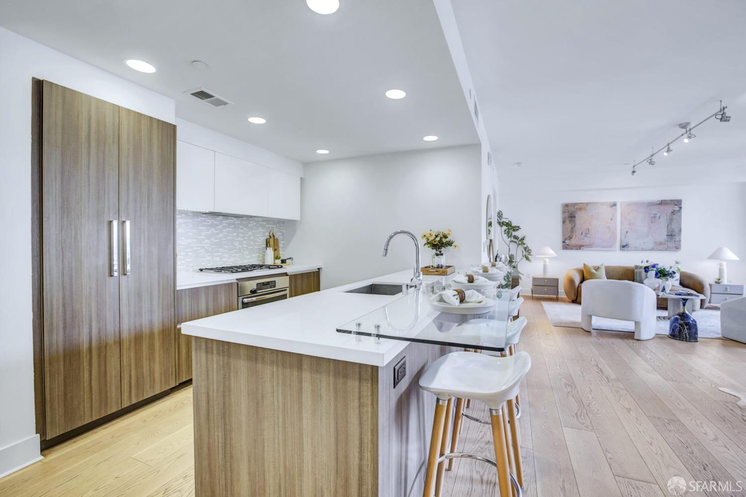 1080 Sutter Street # 702