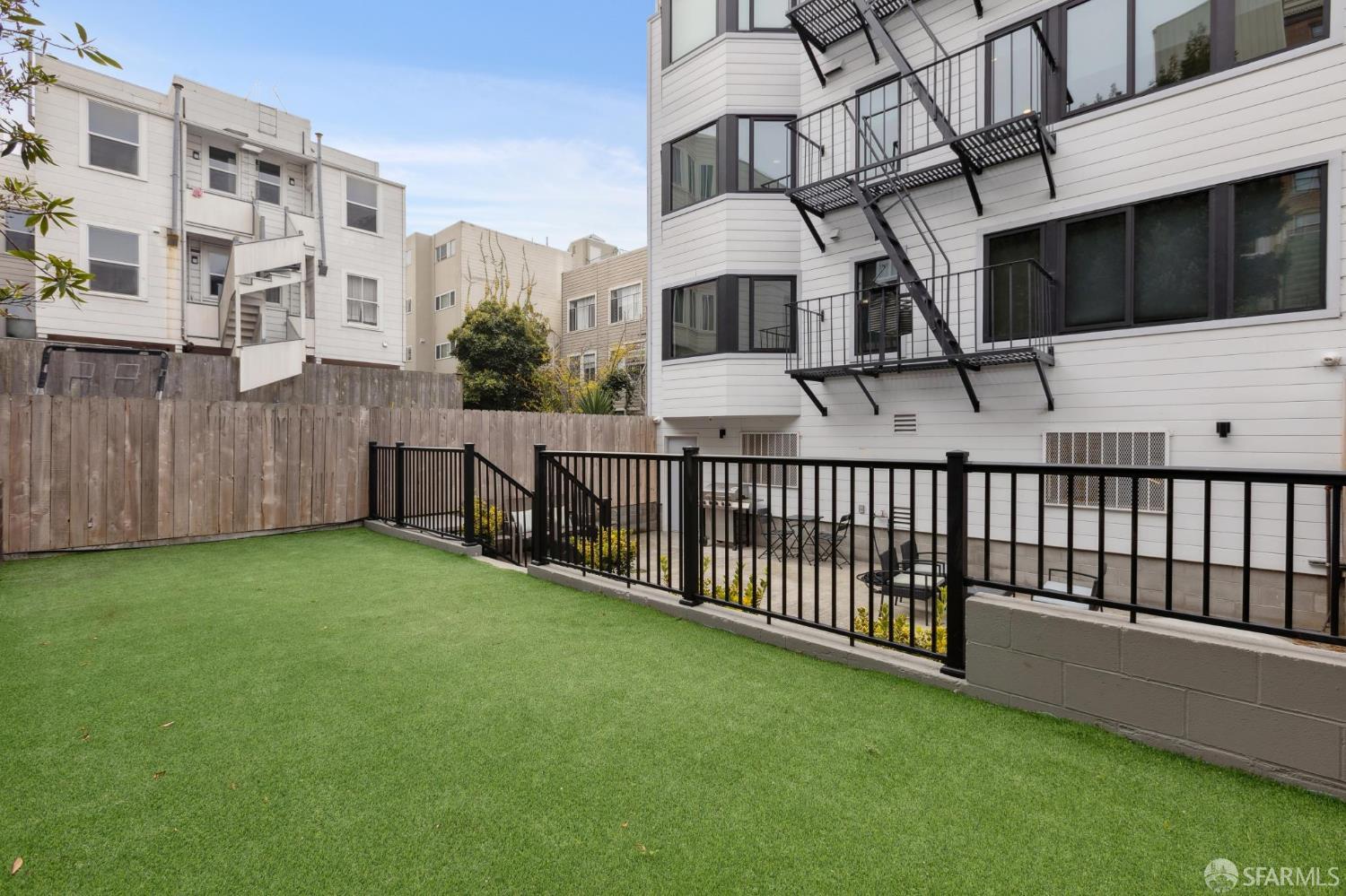 1624 Larkin Street # 4