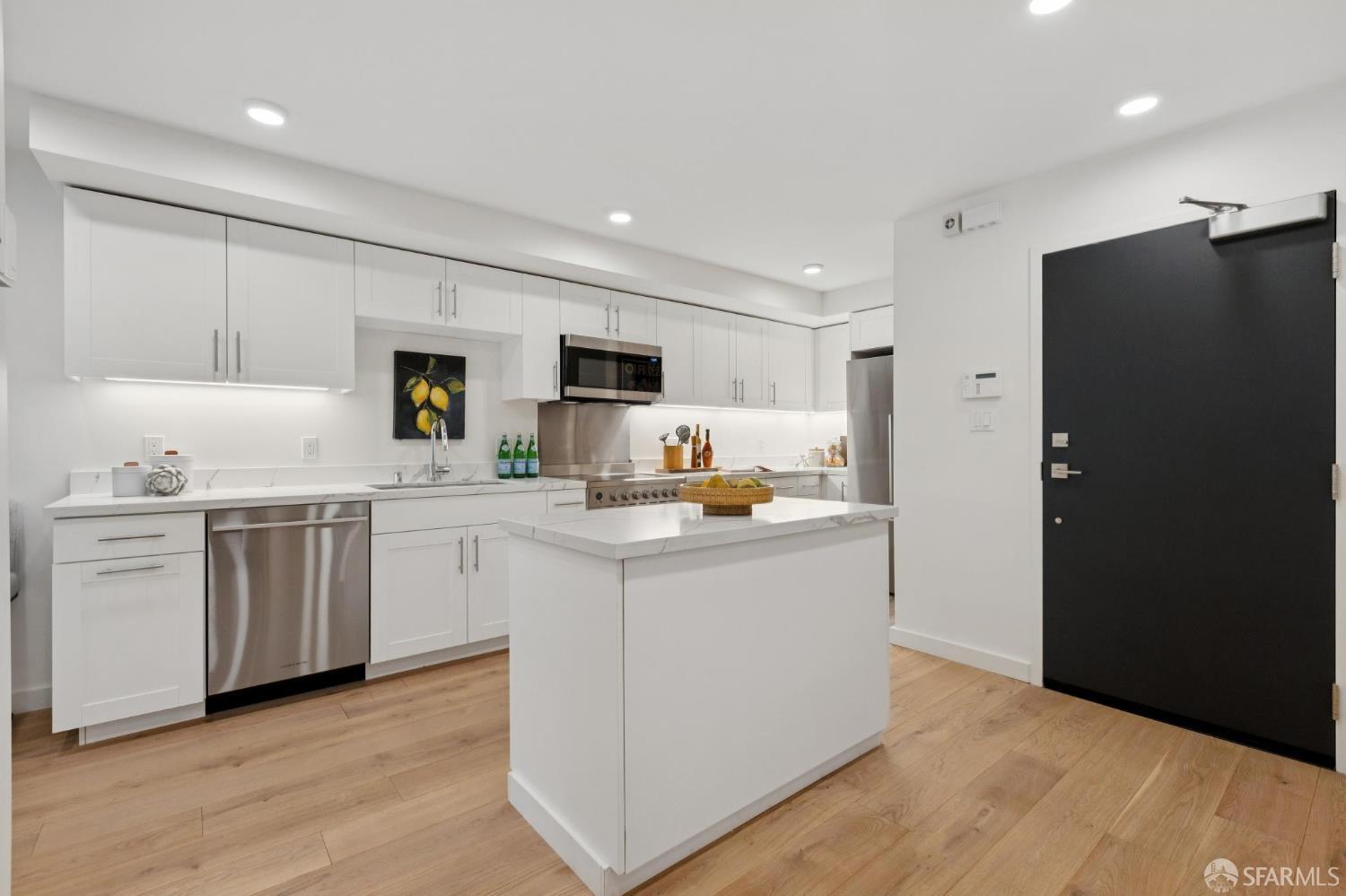 1624 Larkin Street # 4