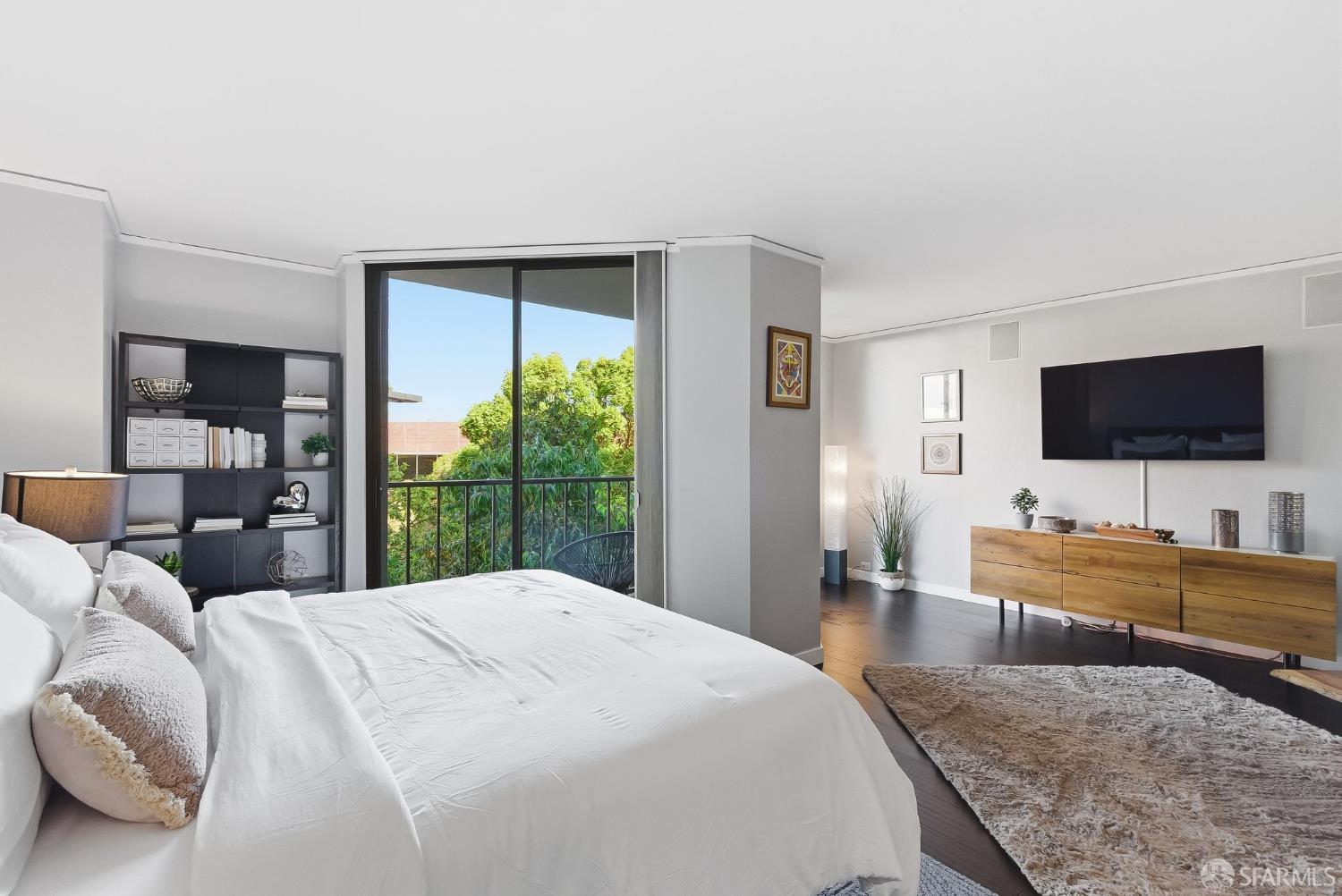 152 Lombard Street # 405