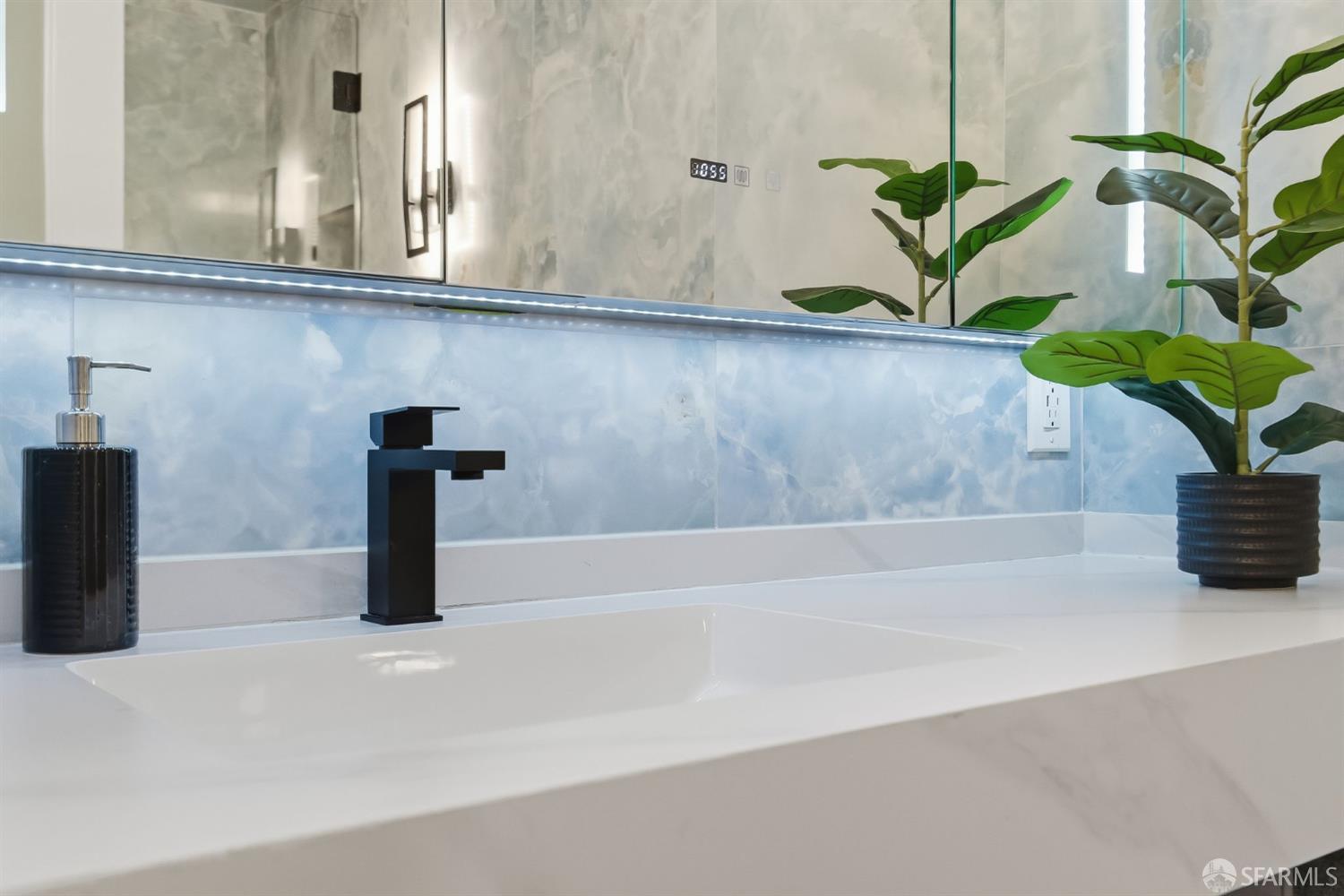 152 Lombard Street # 405