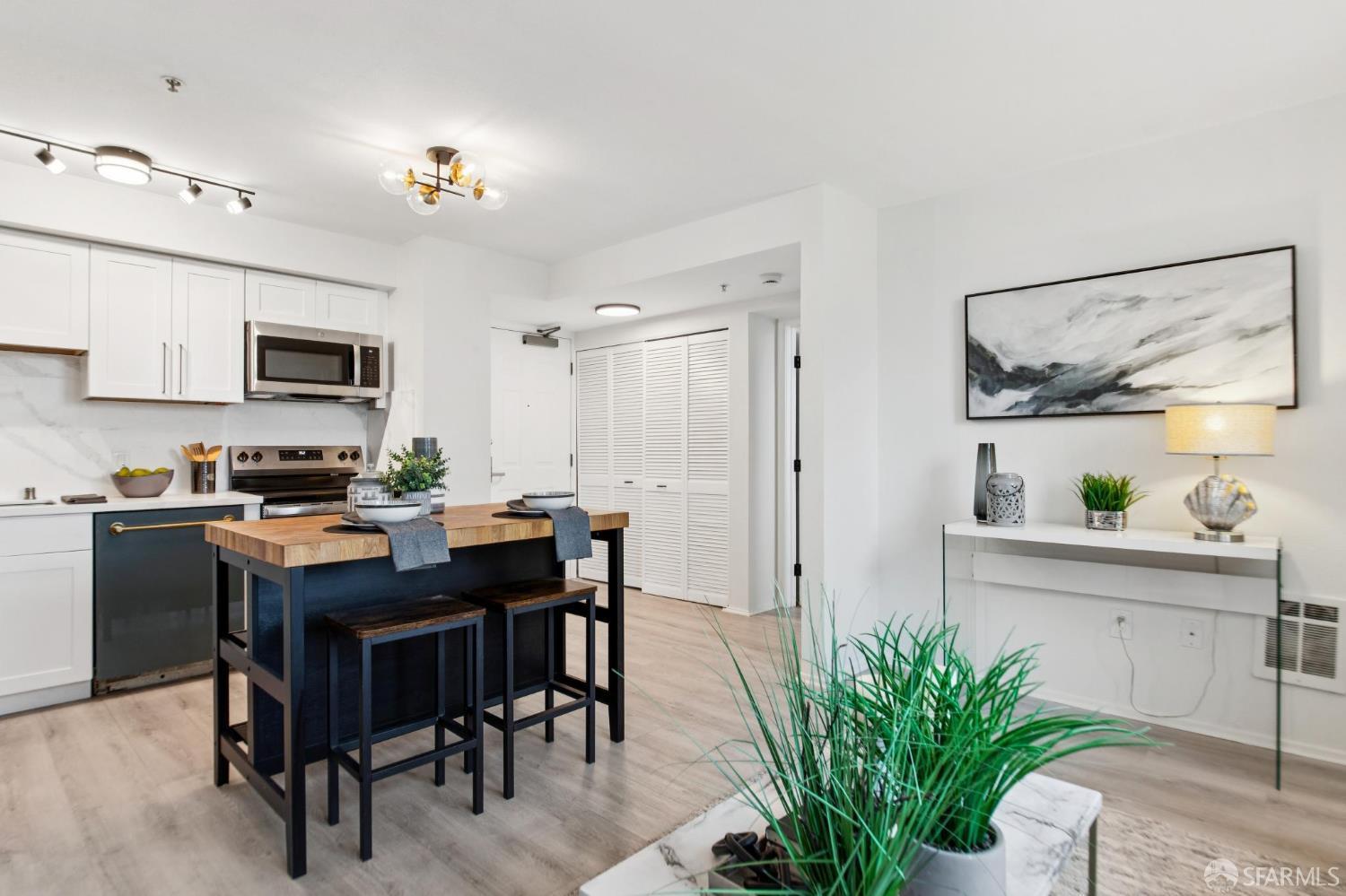 8100 Oceanview Terrace # 209