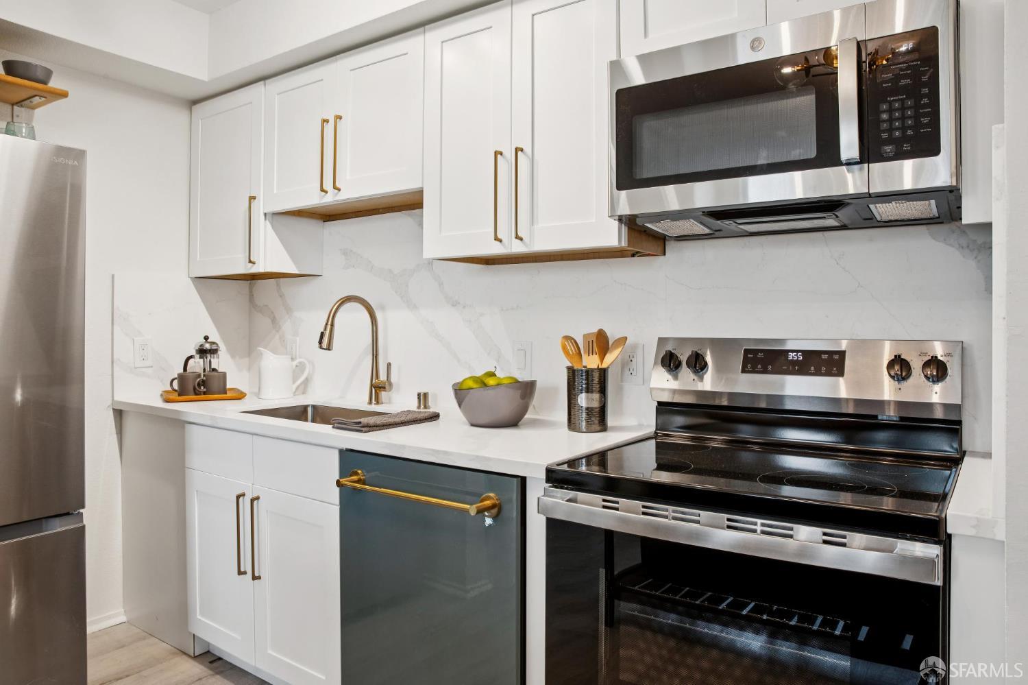 8100 Oceanview Terrace # 209