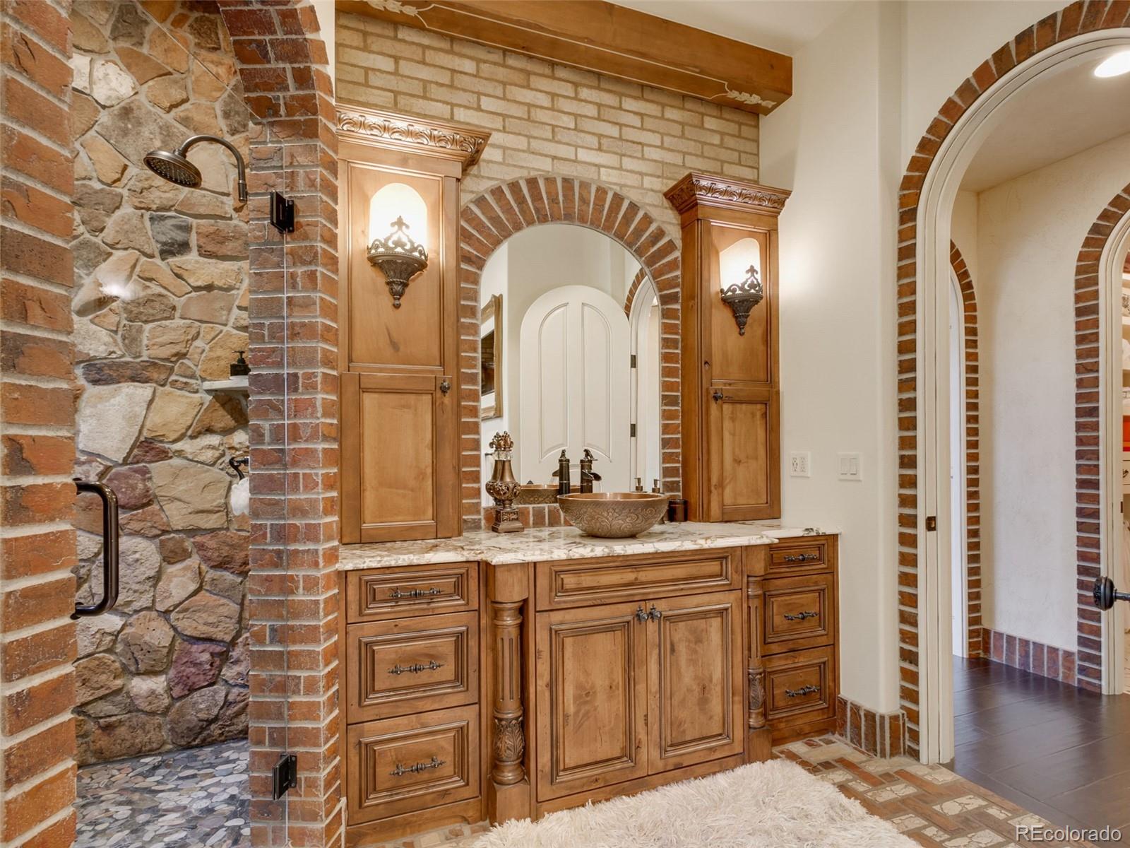7188 Raphael Lane