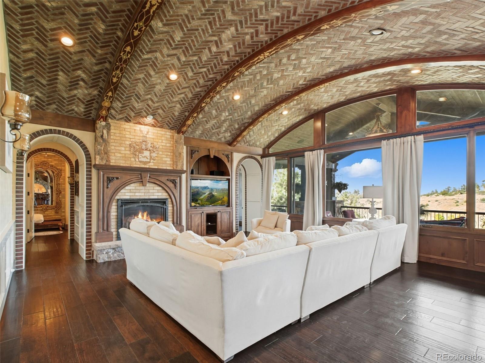 7188 Raphael Lane