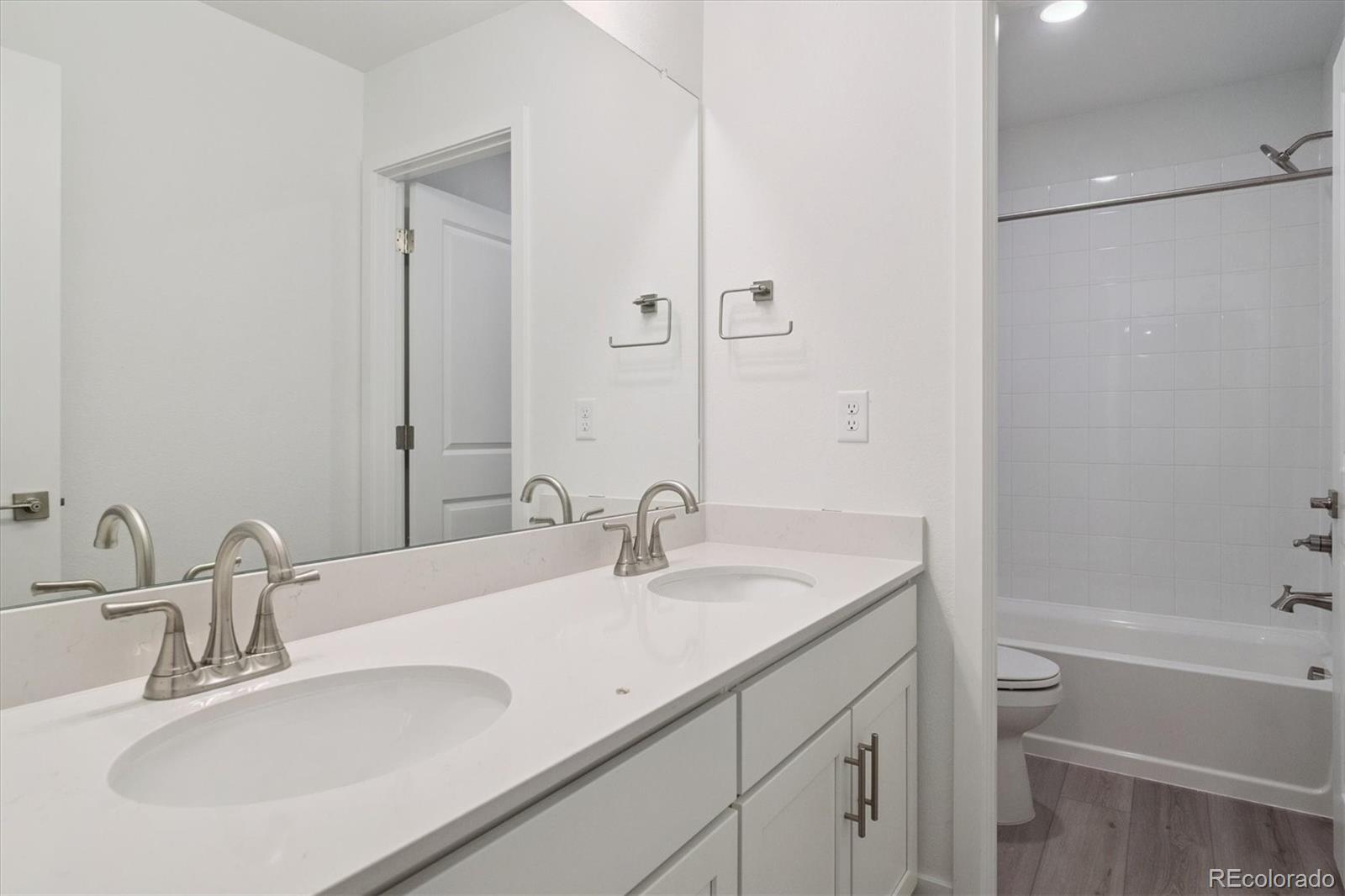 8250 Snake River Street