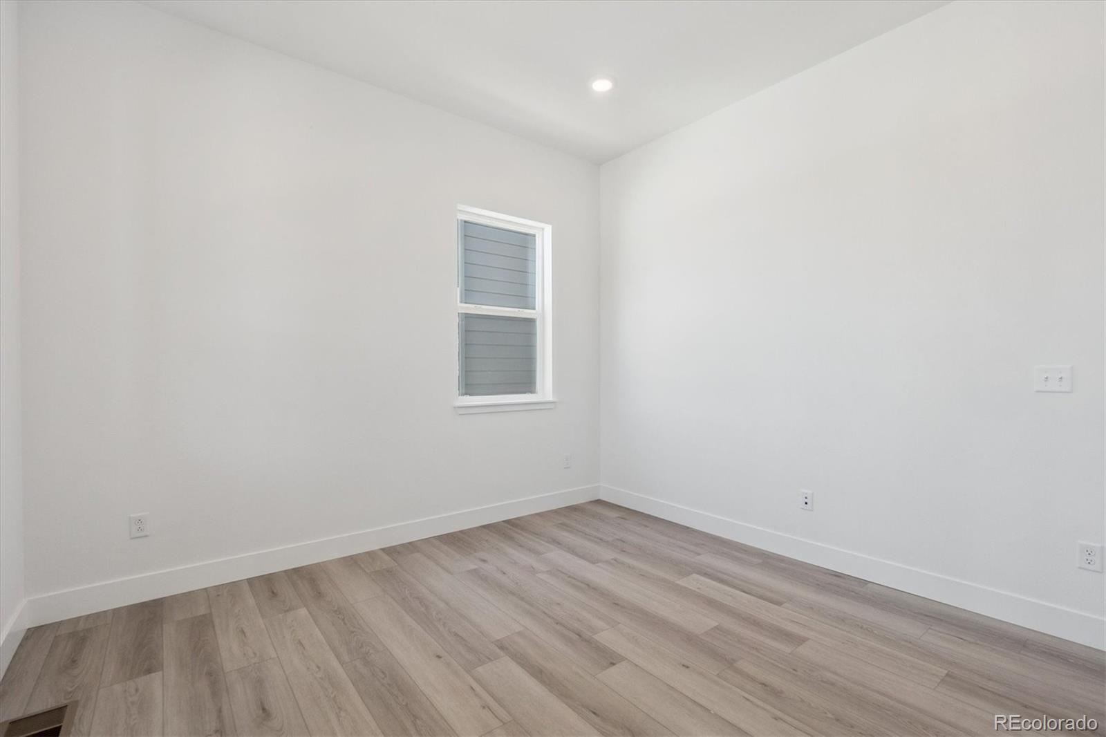 8250 Snake River Street