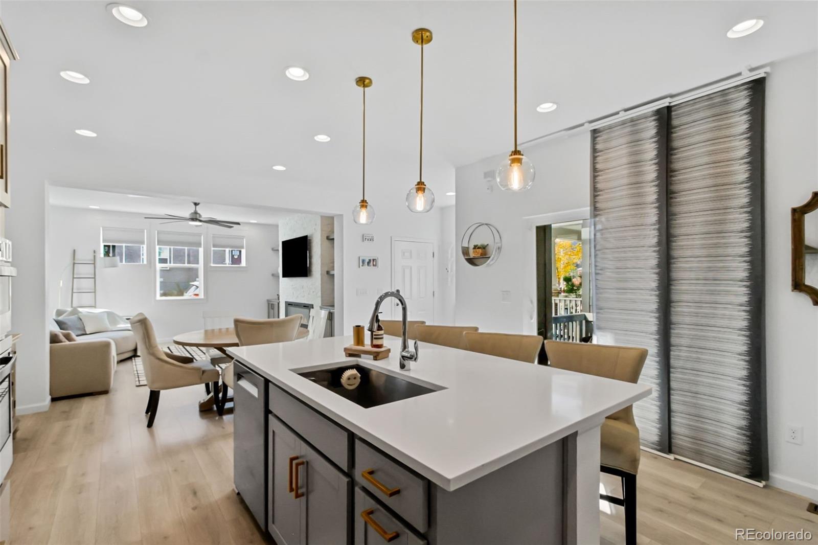 9753 Middle Peak Street