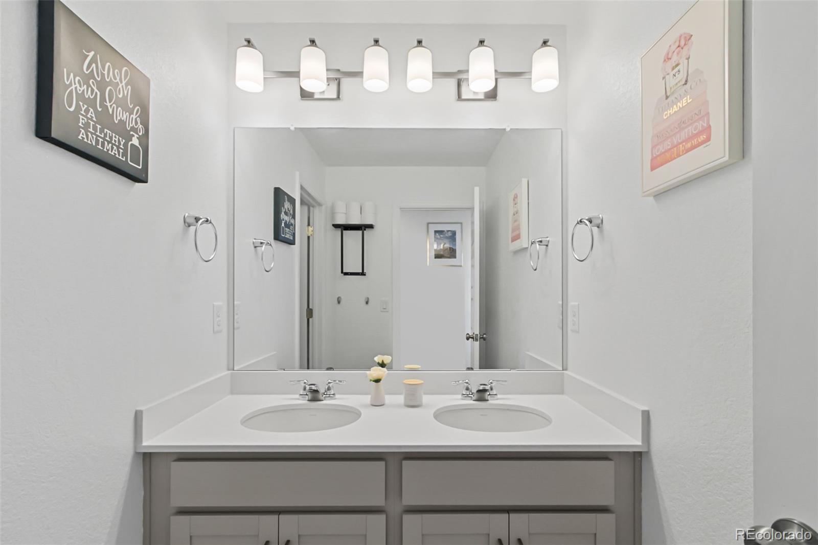 9753 Middle Peak Street