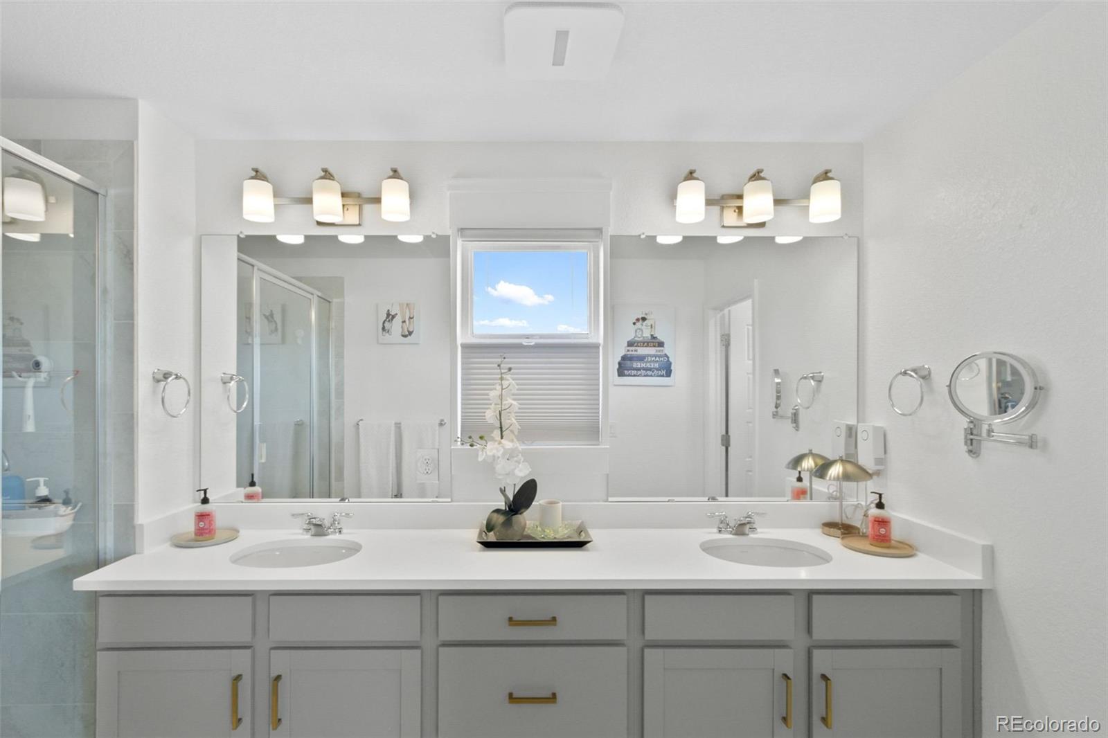 9753 Middle Peak Street