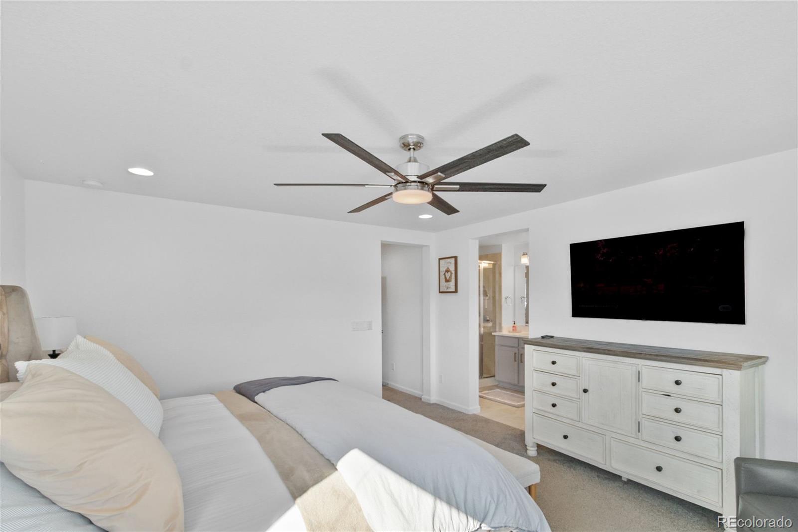 9753 Middle Peak Street