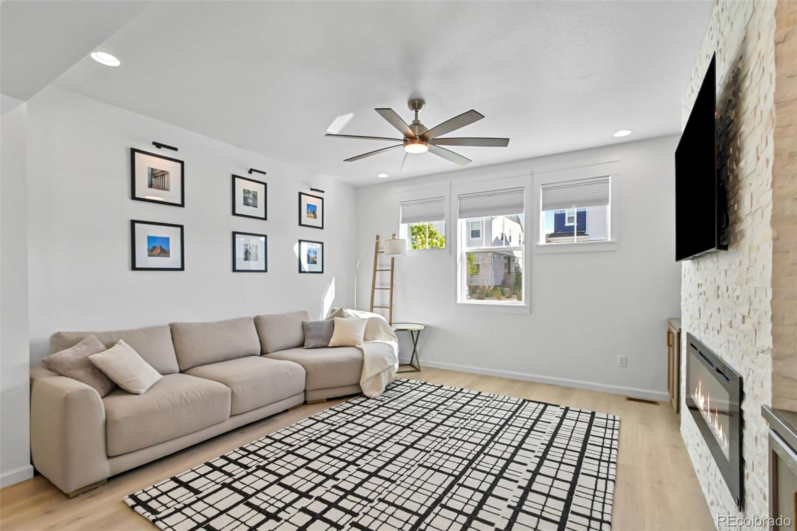 9753 Middle Peak Street