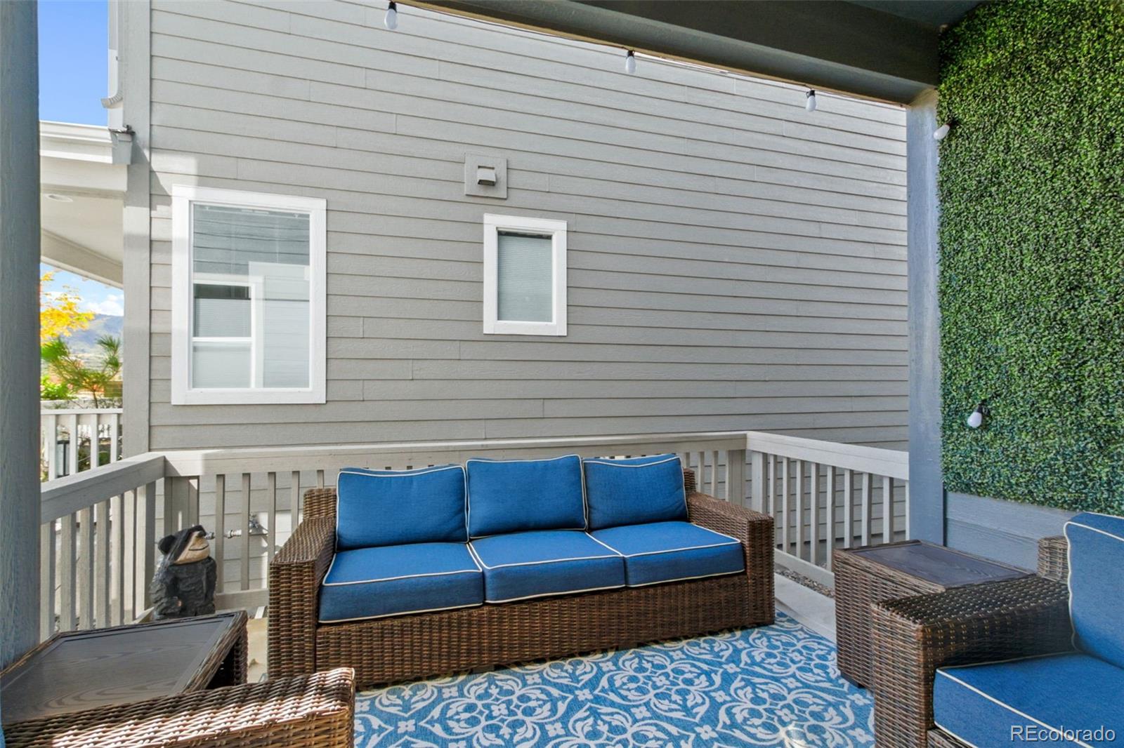 9753 Middle Peak Street