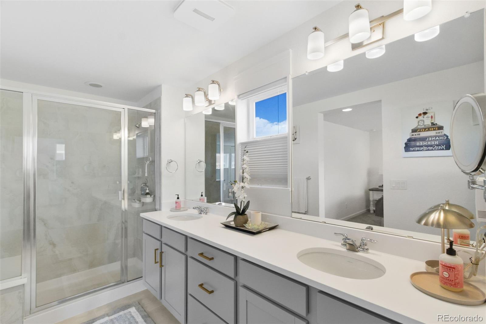 9753 Middle Peak Street