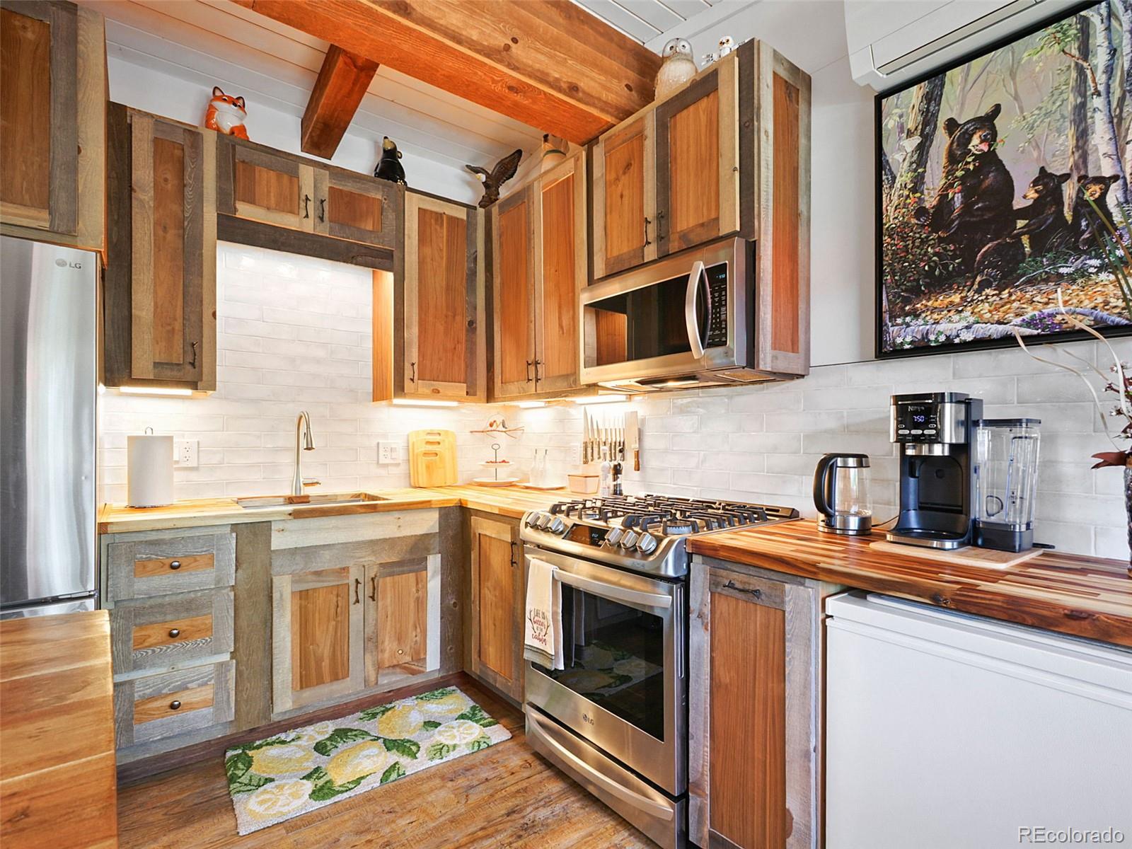 9987 Overlook Road