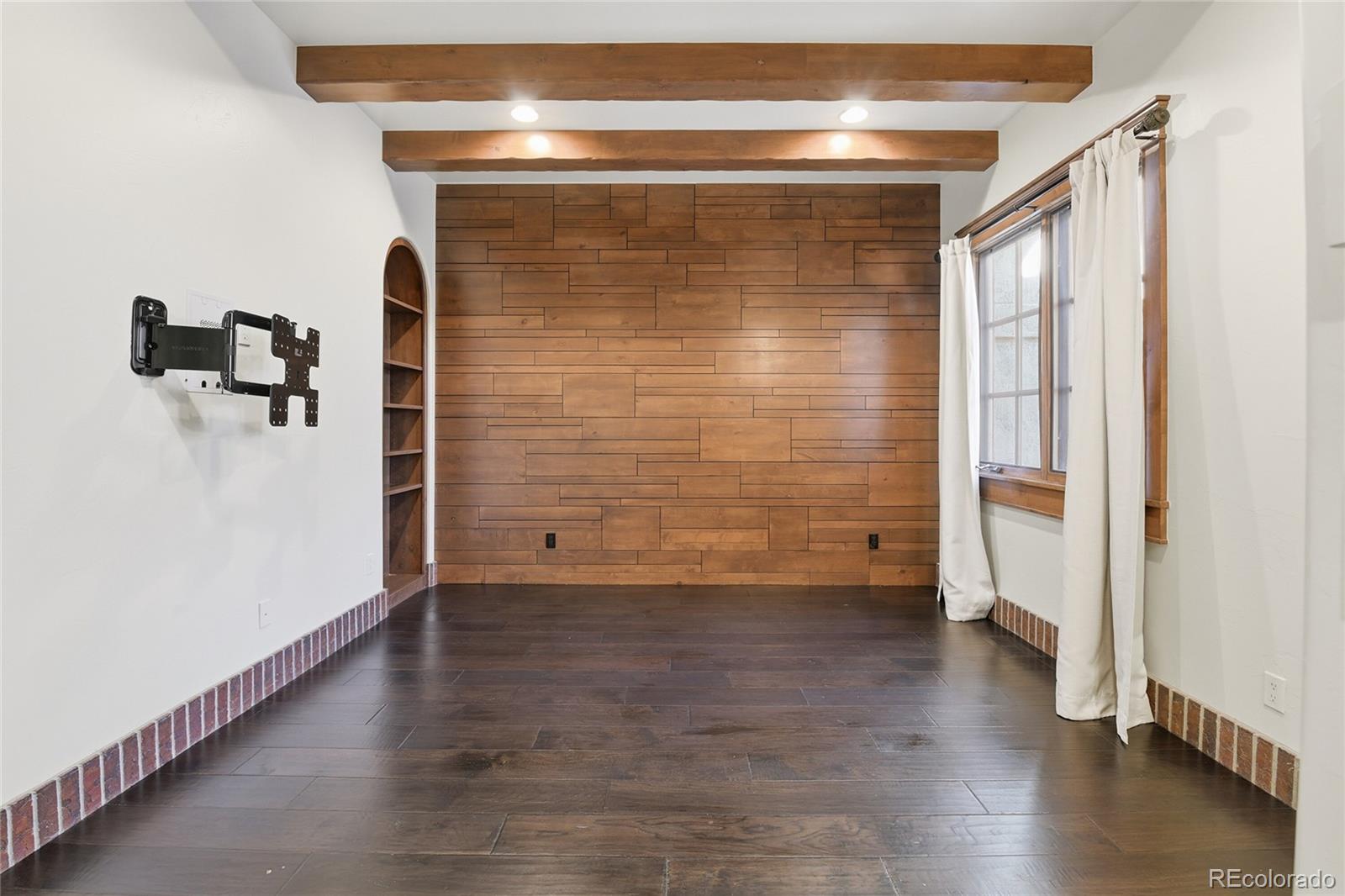 7188 Raphael Lane