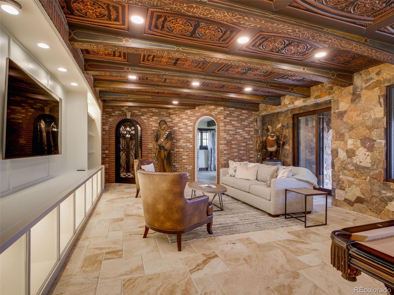 7188 Raphael Lane