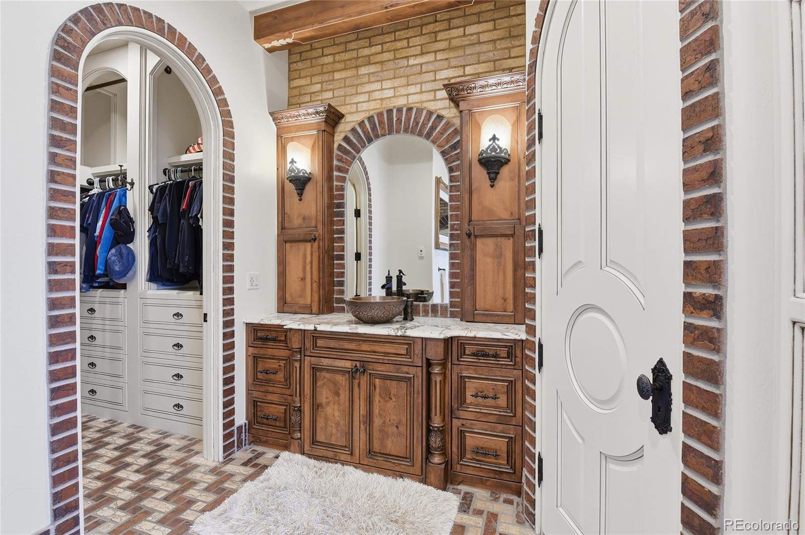7188 Raphael Lane