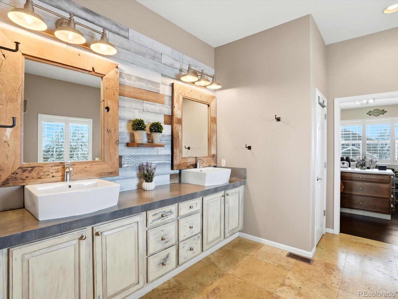 10603 Cross Country Lane